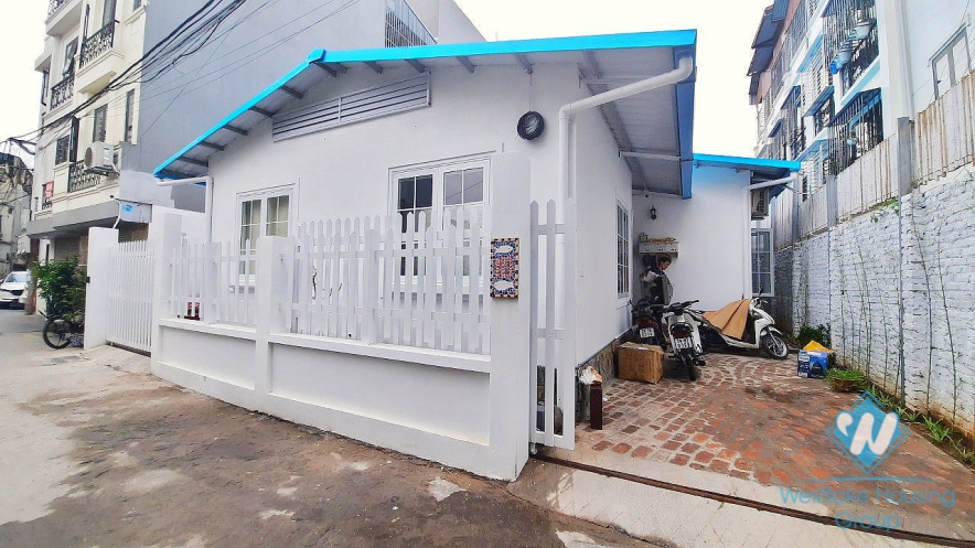 Low-rise three-bedroom house for rent near French International School. Ngoc Thuy, Long Bien
